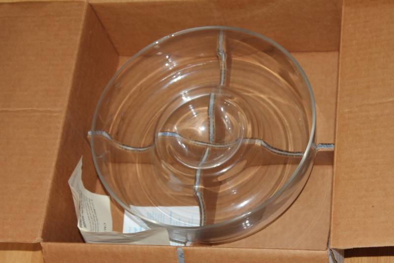 lot 125 image: Princess House Heritage Chip N Dip Set with Metal Holders