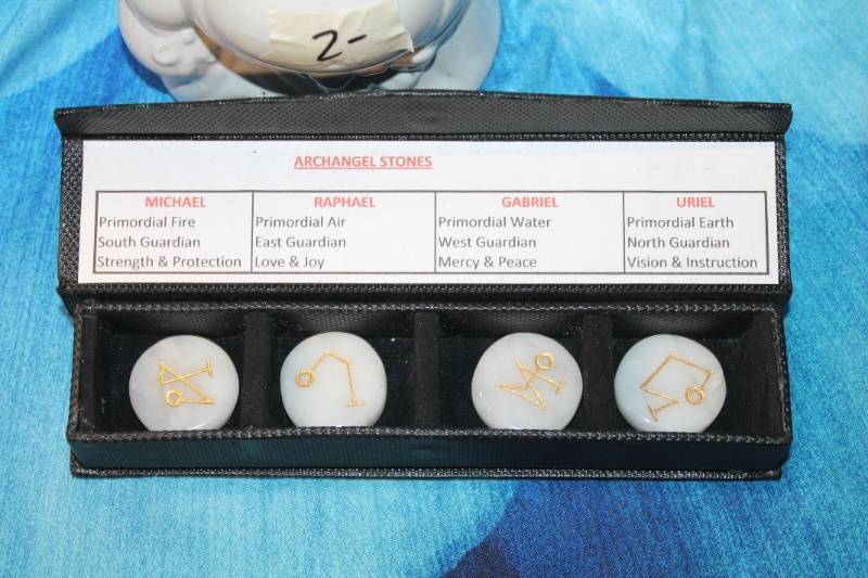lot 126 image: Assorted Spiritual and Chakra Healing Lot