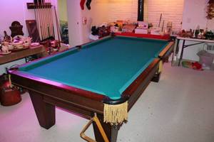 lot 1 image: Vintage 8 (Pro) Pool Table with Accessories