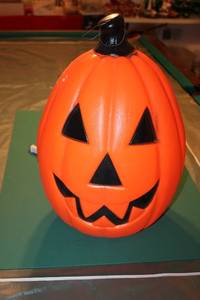 lot 3 image: Large Light-Up Halloween Pumpkin Decoration