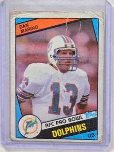 lot 817 image: Dan Marino Rookie 1984 Topps #123 Creased - Miami Dolphins
