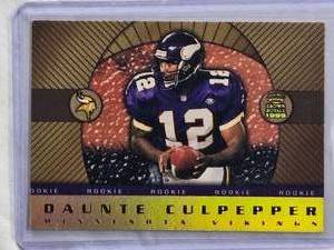 lot 826 image: Daunte Culpepper Rookie Gold Foil 1999 Pacific Crown Royale #13 -  Minnesota Vikings