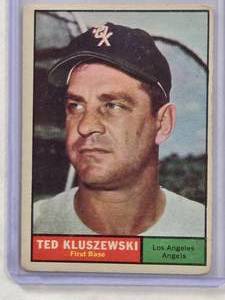 lot 730 image: Ted Kluszewski 1961 Topps #65 Vintage Baseball Card