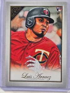 lot 642 image: Luis Arraez Rookie 2019 Topps Gallery #135