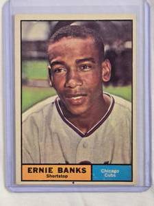 lot 186 image: Ernie Banks Card 1961 Topps #350 - Chicago Cubs Vintage Baseball Card