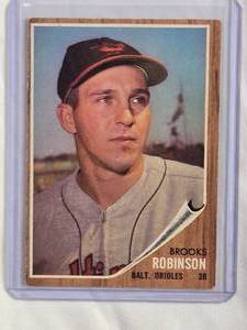 lot 191 image: Brooks Robinson 1962 Topps #45 - Baltimore Orioles Vintage Baseball Card