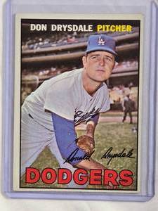 lot 201 image: Don Drysdale 1967 Topps #55 - Los Angeles Dodgers Vintage Baseball Card