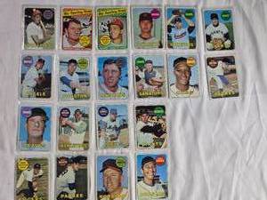 lot 213 image: Lot of 20 1969 Topps Vintage Baseball Cards
