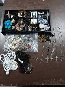 lot 8 image: Contents On The Tray & Large Bag Of Assorted Jewelry