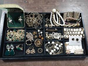 lot 30 image: Contents On Tray-Assorted Gold Tone Jewelry