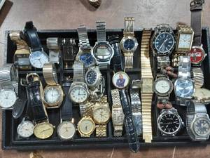 lot 54 image: 28-Mens Watches