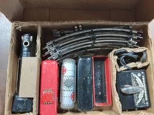 lot 74 image: Vintage Louis Marx Electric Train Set With Box