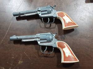 lot 6 image: Pair Of Vintage Gabriel Cap Guns