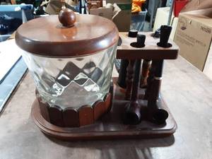 lot 26 image: Glass Tobacco Jar With Stand & 4-Pipes