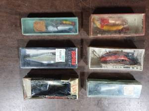 lot 35 image: 6-Old Fishing Lures & Old Lure Boxes (May Not Be Correct Match)