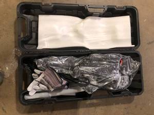 lot 37 image: TR Industrial 11 Amp 31 lbs. Demolition Jack Hammer customer return see pictures
