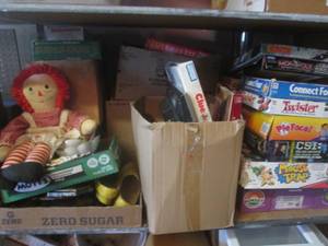 lot 29 image: (EW6) Assorted UnclaimedUnsold Lot...