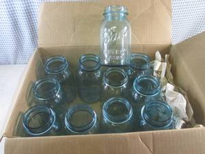 lot 61 image: (EW3) 11 Ball Perfect Mason Canning...