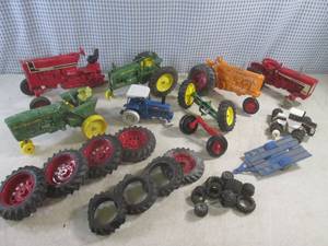 lot 62 image: (EW4) Assorted Die-Cast Tractors fo...
