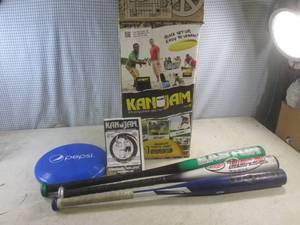 lot 64 image: (CS) Kan Jam Disc Toss Game and 3 A...