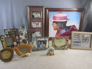 lot 71 image: (EW5) Assorted Picture Frames and F...