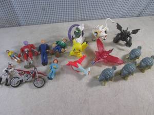 lot 72 image: (EC1) Assorted Toy Figures...