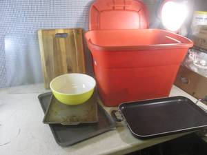 lot 77 image: (F-2) Tote with Lid Full of Assorte...