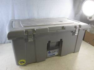 lot 83 image: (EW4) Sterlite Lockable Tote with W...