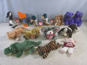 lot 100 image: (CSB) Assortment of TY Beanie Babie...