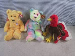 lot 101 image: (CSB) 3 Large TY Beanie Babies...