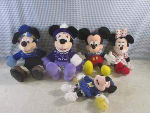 lot 103 image: (D-2) Stuffed Mickey and Minnie Mou...