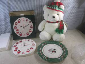 lot 104 image: (F-0) Plush Santa Bear, Santa Bear ...