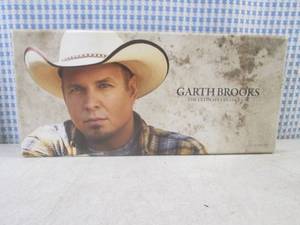 lot 106 image: (CS) Garth Brooks The Ultimate Coll...