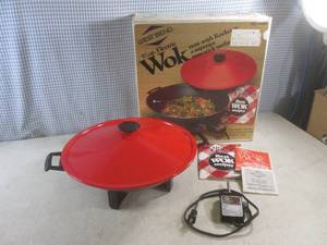 lot 111 image: (EW5) West Bend 5 14 Quart Electri...