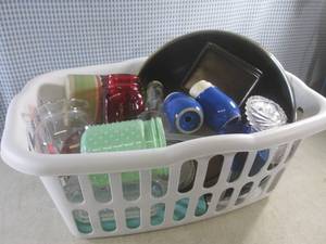lot 120 image: (EW3) Laundry Basket Full of Misc G...