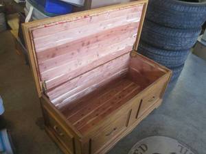 lot 138 image: (FRNT) Wood Cedar Chest with Cushio...