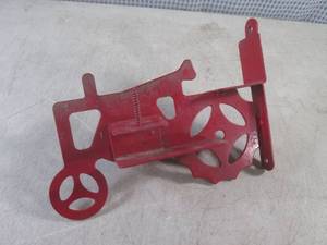 lot 143 image: (EC1) Metal Tracor Squirrel Feeder ...