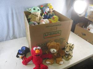 lot 180 image: (A-1T) Big Box Full of New Assorted...