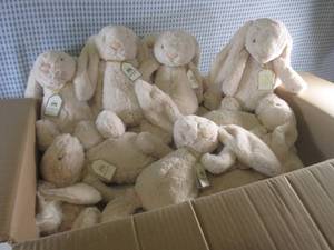 lot 181 image: (EC1) Case of Jelly Cat London Bash...