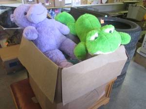 lot 187 image: (EC1) Huge Box Full of New Plush An...