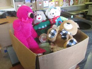 lot 188 image: (EC1) Huge Box Full of New Plush An...