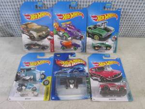 lot 191 image: (EC1) Assorted Hot Wheels in Packag...