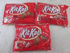 lot 196 image: (B-3) 3 Bags of Snack Size Kit Kat ...