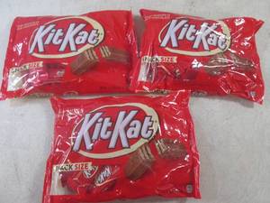 lot 197 image: (B-3) 3 Bags of Snack Size Kit Kat ...