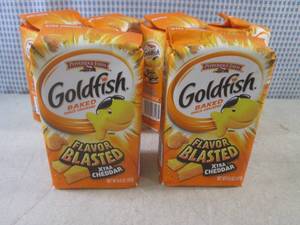 lot 220 image: (B-2) 6 Bags of Goldfish Baked Snac...