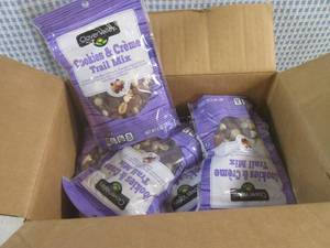 lot 243 image: (C-2) 6 Bags of Cookies & Creme Tra...