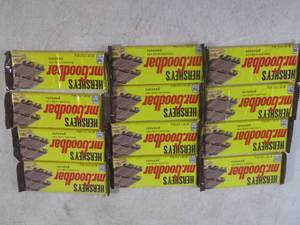 lot 245 image: (B-3) 12 Hersheys Mr Goodbar Candy ...