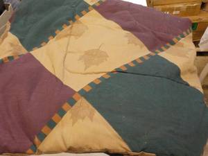 Queen Size Comforter bed skirt and...