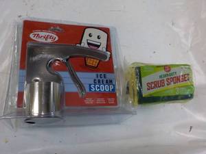 Thifty Ice Cream Scoop and Scrub Sp...