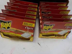 12 Raid Ant Baits...